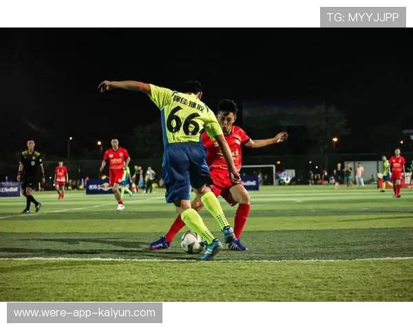 足球摄影展在国家体育馆成功举办，足球摄影记者